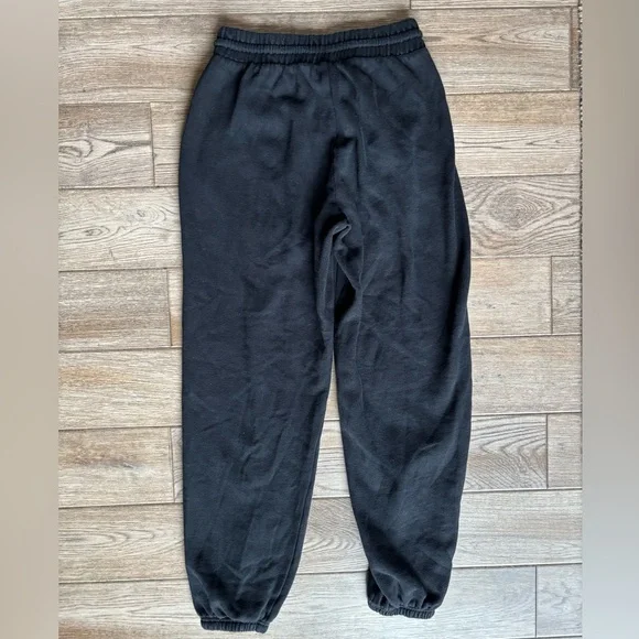 Old Navy set of 2 joggers cream & black size XS - Picture 9 of 9